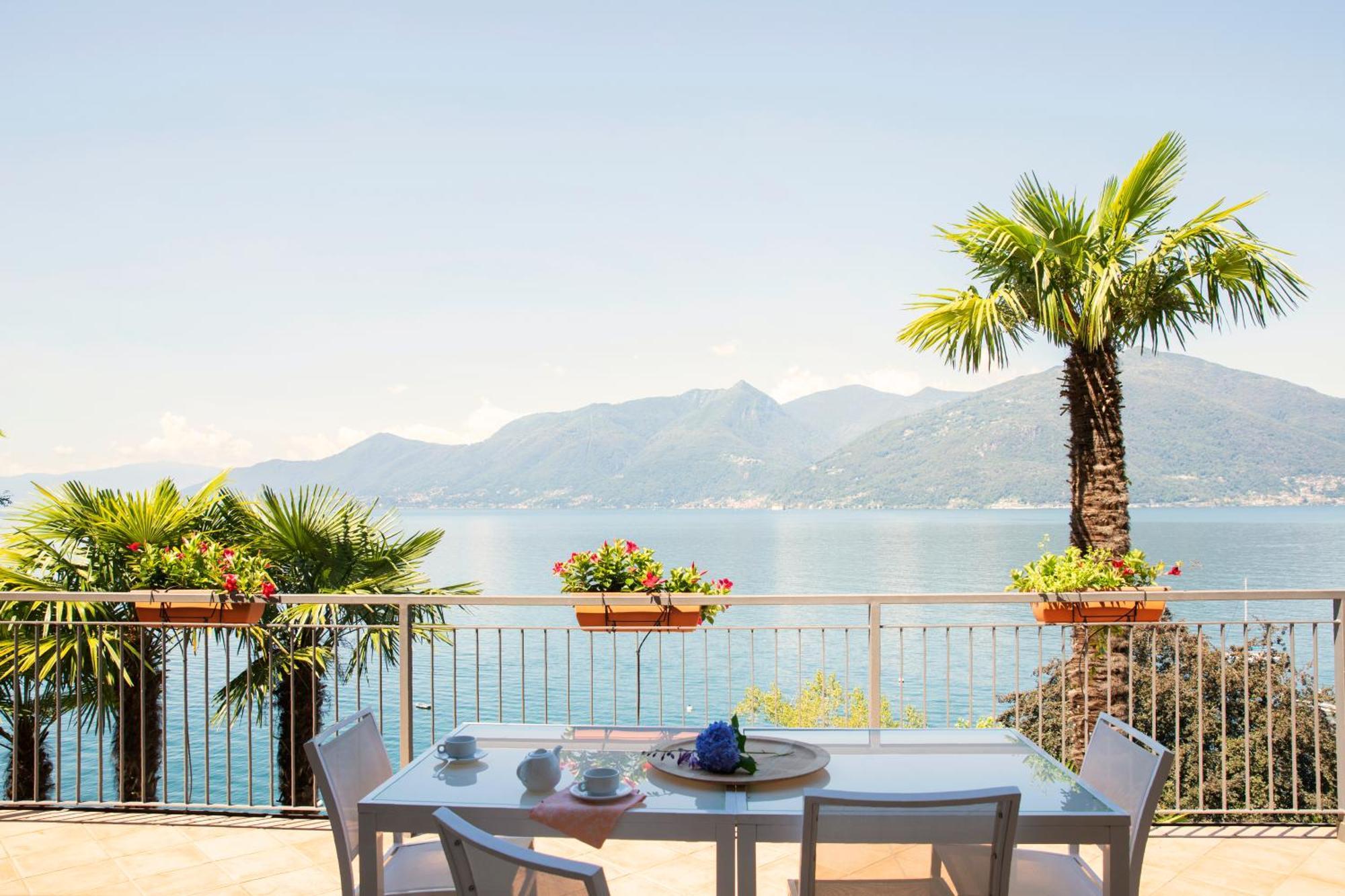 Charming Moment Di Villa Porta - Residenza Leonardo Luino Exterior foto
